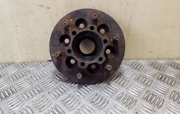 Opel Frontera B Front wheel hub
