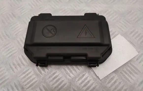 BMW 2 F22 F23 Fuse box cover 9224872