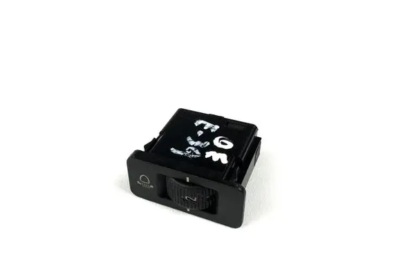 BMW 5 E39 Headlight level height control switch 8360460