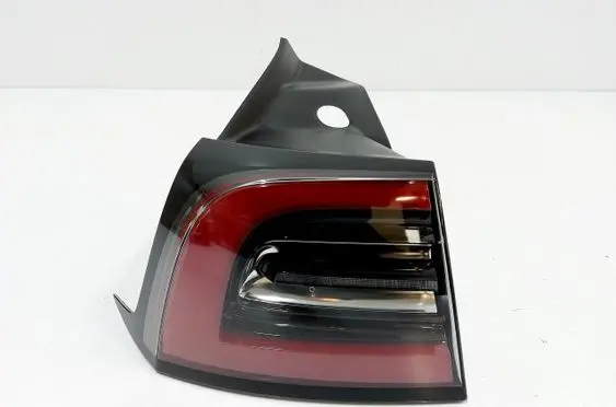 Tesla Model 3 Rear/tail lights 1077397