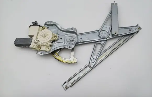 Toyota Avensis T250 Front door window regulator with motor 6982005050