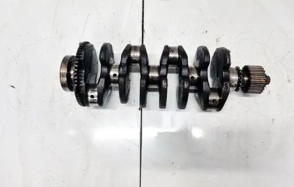 Volkswagen PASSAT B5.5 Crankshaft 038105189B