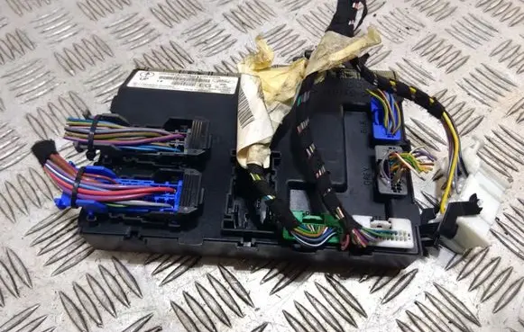 Ford Fiesta Comfort/convenience module 8V5115K600EG