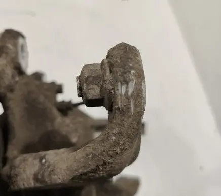 Rear wheel hub spindle/knuckle