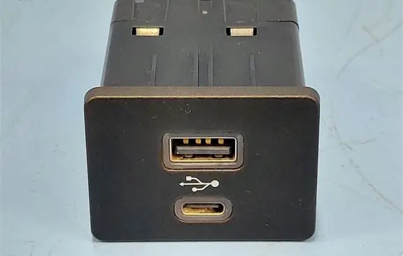 USB socket connector
