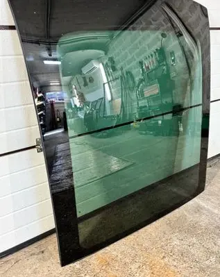 Nissan Qashqai Sunroof glass 