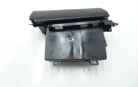 Mercedes-Benz B W245 Glove box 