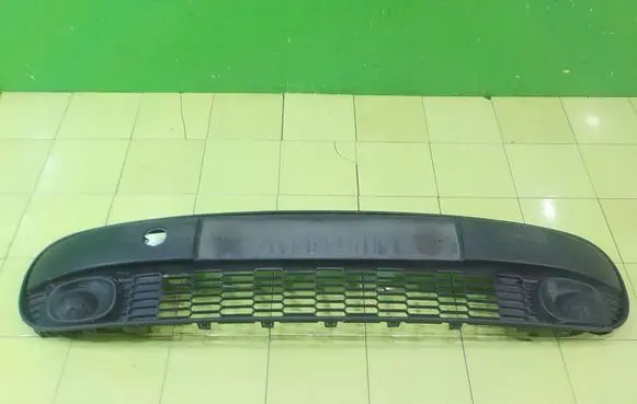 Fiat 500L Front bumper upper radiator grill 735522417
