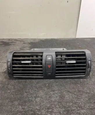 BMW 1 E81 E87 Dash center air vent grill 7059189