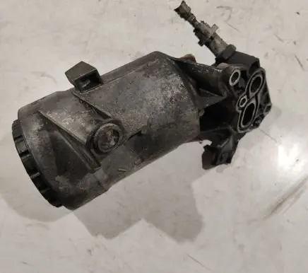 Renault Vel Satis Oil filter mounting bracket