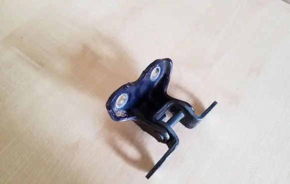 Toyota Avensis T250 Rear door upper hinge