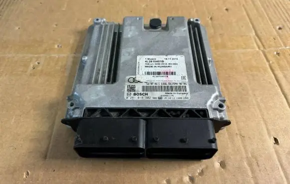 Audi Q7 4L Engine control unit/module 4L2910401B 0281018302