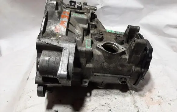 Volkswagen PASSAT B4 Manual 5 speed gearbox CEW