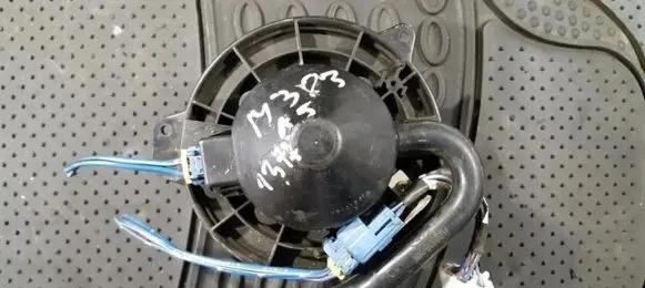 Mazda 323 Heater fan/blower hb401b01a