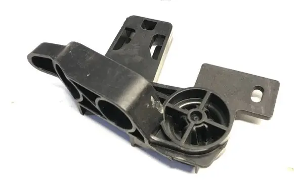 BMW 5 G60 G61 Radiator mount bracket 5A015A1 18715610