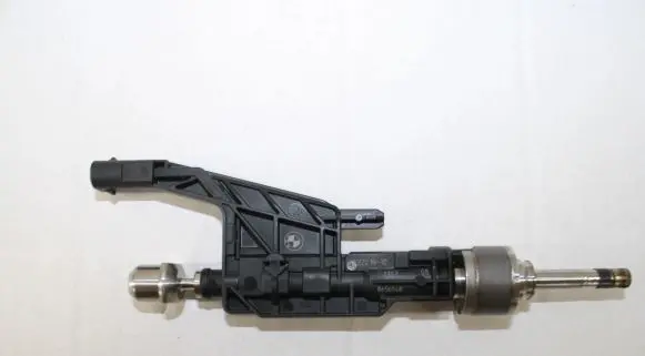 BMW 4 G22 G23 G24 G26 Fuel injector 8656548