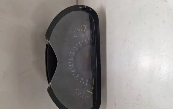 Speedometer (instrument cluster)