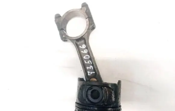 Nissan Note (E11) Piston with connecting rod