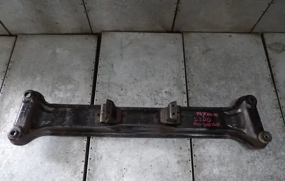Mitsubishi Pajero Gearbox mount 