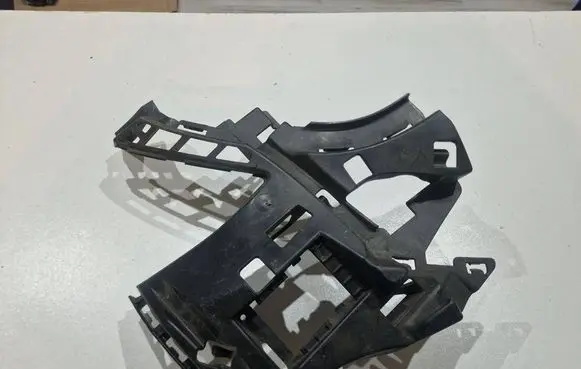 Mercedes-Benz S W222 Front bumper mounting bracket A2228850321