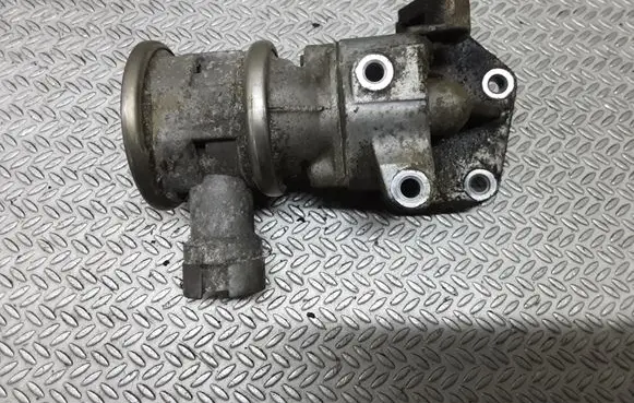 Skoda Octavia Mk2 (1Z) EGR valve 06A131351F