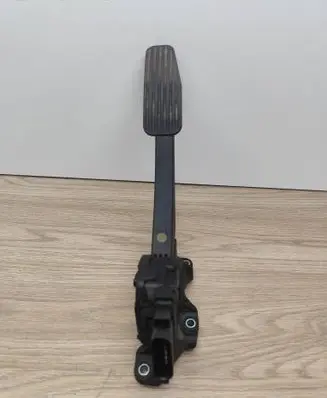 Volvo V70 Accelerator throttle pedal 6PV00954800 C95YE01