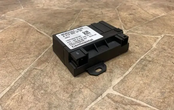 Mercedes-Benz C W204 Fuel injection pump control unit/module A2129003408