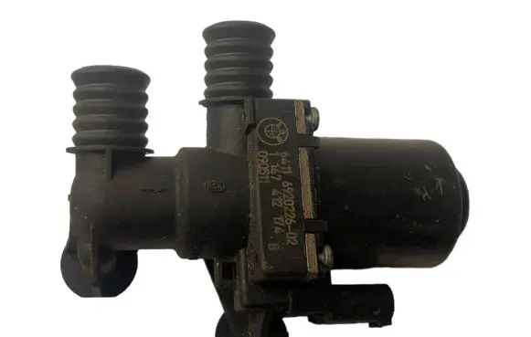 BMW 5 E60 E61 Coolant heater control valve 6920226 64116920226 1147412174