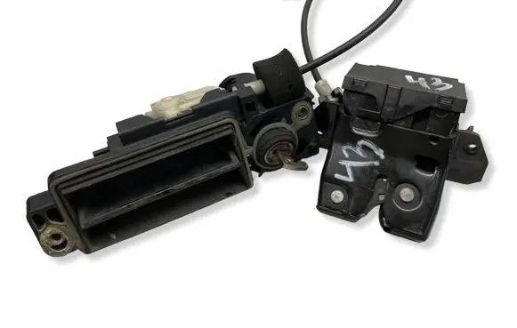 Mercedes-Benz E W211 Loading door lock A1717500085 A1717500185 A2037500693