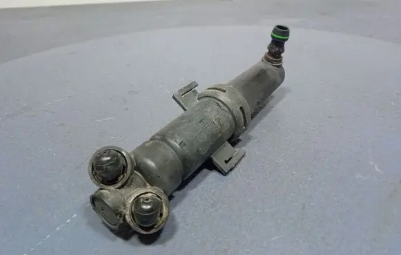 Audi Q5 SQ5 Windshield washer spray nozzle 8R0955102
