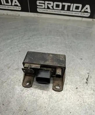 Mercedes-Benz C W203 Glow plug pre-heat relay A6461536579