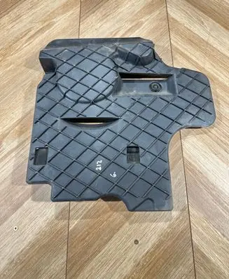 Mercedes-Benz E W212 Engine cover (trim) A6510100867 BBP179801
