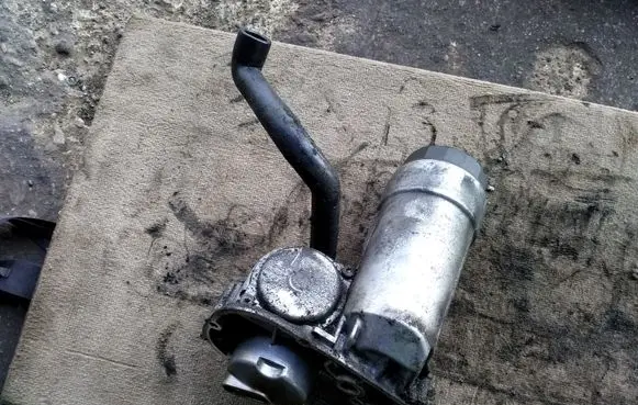 Audi A6 S6 C5 4B Oil filter cover 