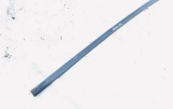 Volvo V70 Front door glass trim molding 39968743