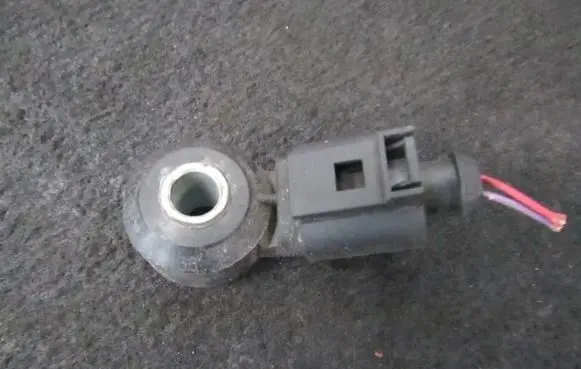 Seat Altea Detonation knock sensor 030905377c 06136