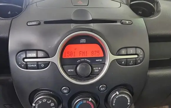 Mazda 2 Radio/CD/DVD/GPS head unit DF7466AR0 IMPRK1568893