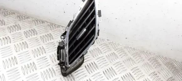Hyundai i40 Dashboard side air vent grill/cover trim U69D52