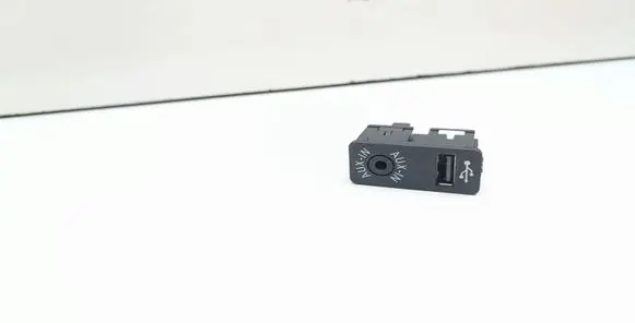 BMW 3 F30 F35 F31 USB socket connector 9229246 84109229246