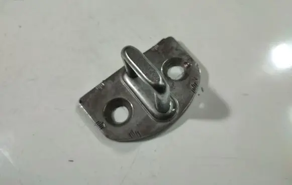 Skoda Superb B5 (3U) Rear door lock loop/hook striker 