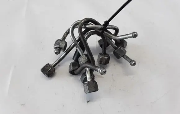 Renault Scenic II - Grand scenic II Fuel injector supply line/pipe 