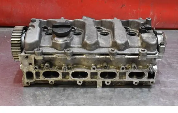 Hyundai Santa Fe Engine head L0350046L