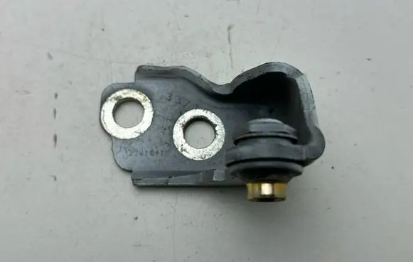 Ford Mustang VI Front door lower hinge 