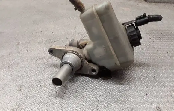 Volkswagen PASSAT B6 Master brake cylinder 3C1611301