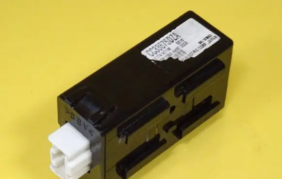 Mazda 5 Door central lock control unit/module CC33675DZA