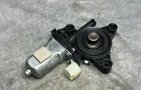 KIA Carens III Rear glass lock/latch X91 83450A4000
