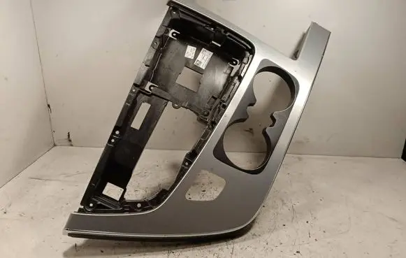 Audi SQ7 Dashboard center trim panel 4M1862533A