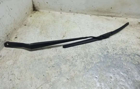 Nissan Almera Tino Front wiper blade arm