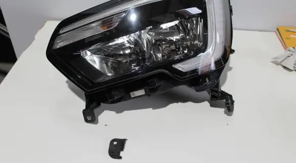 Renault Master III Headlight/headlamp 260607867R