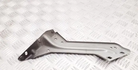 Audi Q5 SQ5 Fender mounting bracket 8R0821136
