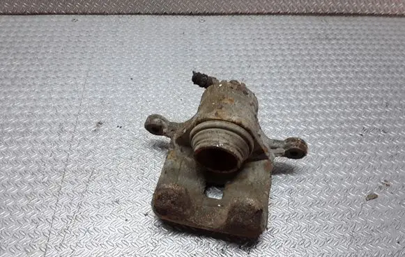Nissan Patrol Y61 Rear brake caliper